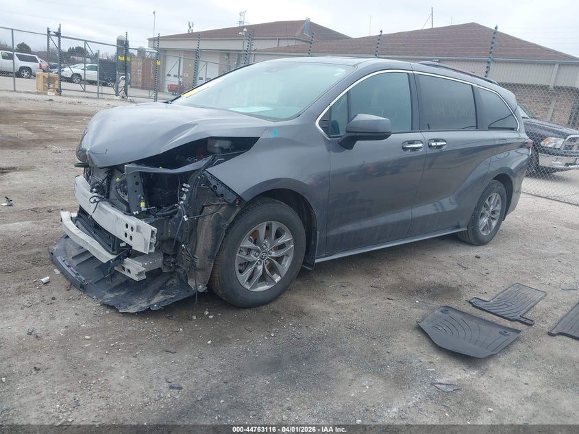 2025 Toyota Sienna VIN 5TDYSKFC4SS208747 IAAI salvage auction — FRONT END, Wait Title, sold $14,500 on 2026-07-31 (photo 2)