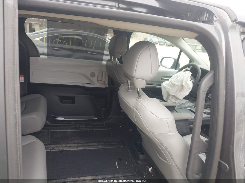 2025 Toyota Sienna VIN 5TDYSKFC4SS208747 IAAI salvage auction — FRONT END, Wait Title, sold $14,500 on 2026-07-31 (photo 8)