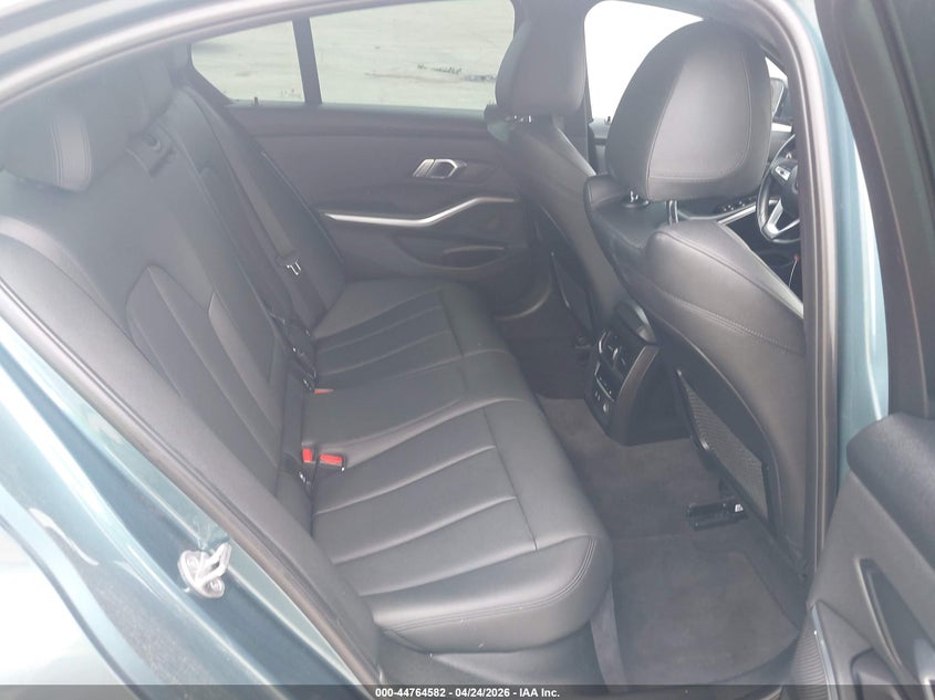 2019 BMW 3er VIN WBA5R1C52KFH08307 IAAI salvage auction — UNKNOWN, Salvage Title, sold $7,100 on 2026-07-10 (photo 8)
