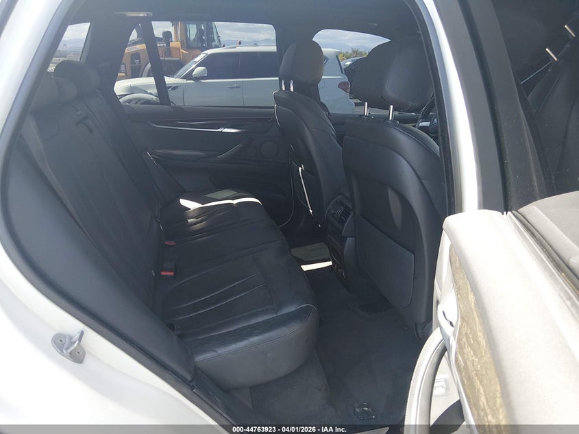 2014 BMW X5 VIN 5UXKR2C5XE0H32226 IAAI salvage auction — REAR END, Wait Title, sold $3,100 on 2026-07-17 (photo 8)
