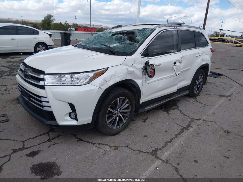 2019 Toyota Highlander VIN 5TDJZRFH9KS584829 IAAI salvage auction — ROLLOVER, Salvage (New Mexico), sold $4,550 on 2026-07-06 (photo 2)
