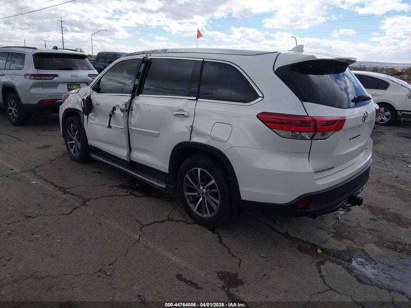 2019 Toyota Highlander VIN 5TDJZRFH9KS584829 IAAI salvage auction — ROLLOVER, Salvage (New Mexico), sold $4,550 on 2026-07-06 (photo 3)