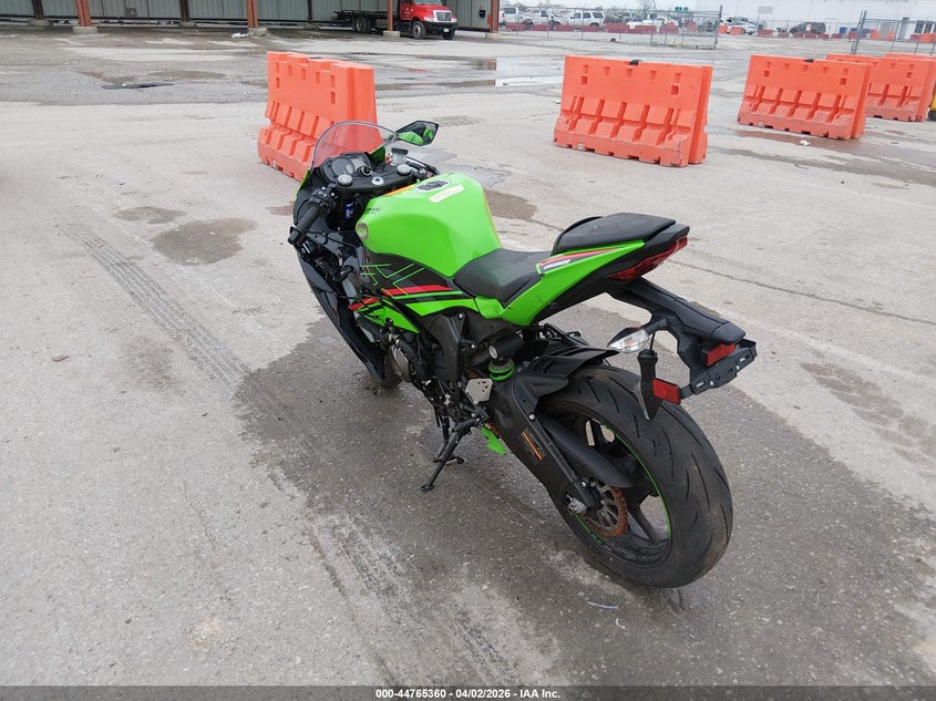 2023 Kawasaki Zx VIN JKBZXJH19PA018903 IAAI salvage auction — LEFT & RIGHT, Salvage (Missouri), sold $1,050 on 2026-07-21 (photo 3)