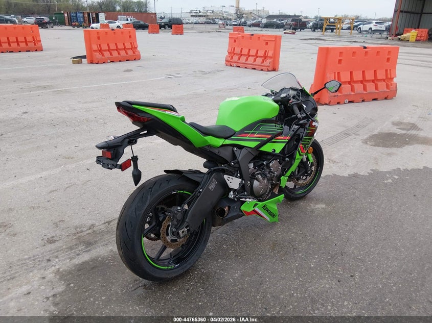2023 Kawasaki Zx VIN JKBZXJH19PA018903 IAAI salvage auction — LEFT & RIGHT, Salvage (Missouri), sold $1,050 on 2026-07-21 (photo 4)