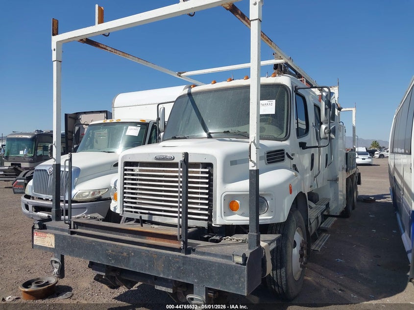 2006 Freightliner M2 106 VIN 1FVAC2CS96HV97782 IAAI salvage auction — NORMAL WEAR, Clear (Arizona), sold $100 on 2026-07-29 (photo 2)