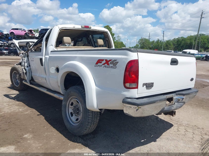 2005 Ford F250 VIN 1FTSW21P05EA03067 IAAI salvage auction — ROLLOVER, Rebuildable (Florida), sold $375 on 2026-07-09 (photo 3)