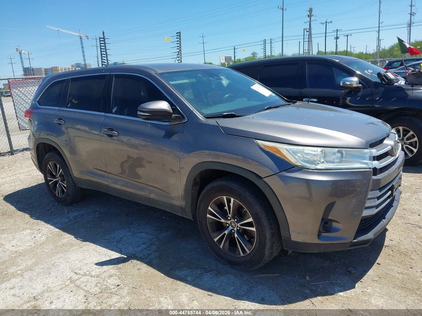2019 Toyota Highlander VIN 5TDZARFH6KS044851 IAAI salvage auction — LEFT & RIGHT, Salvage (Texas), sold $6,800 on 2026-07-27 (photo 1)