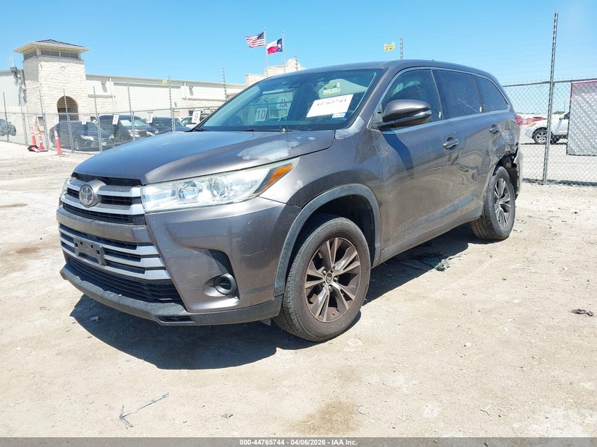 2019 Toyota Highlander VIN 5TDZARFH6KS044851 IAAI salvage auction — LEFT & RIGHT, Salvage (Texas), sold $6,800 on 2026-07-27 (photo 2)