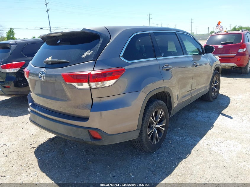 2019 Toyota Highlander VIN 5TDZARFH6KS044851 IAAI salvage auction — LEFT & RIGHT, Salvage (Texas), sold $6,800 on 2026-07-27 (photo 4)