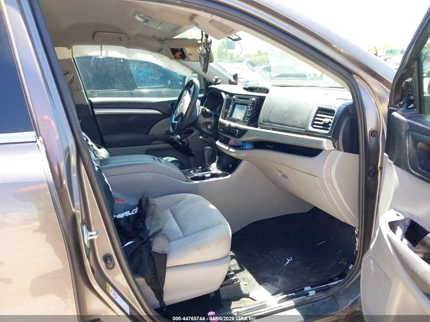 2019 Toyota Highlander VIN 5TDZARFH6KS044851 IAAI salvage auction — LEFT & RIGHT, Salvage (Texas), sold $6,800 on 2026-07-27 (photo 5)