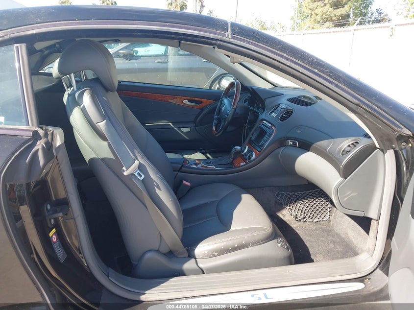 2003 Mercedes-benz Sl-class VIN WDBSK75F33F033437 IAAI salvage auction — WATER/FLOOD, Salvage (California), sold $2,150 on 2026-07-29 (photo 5)
