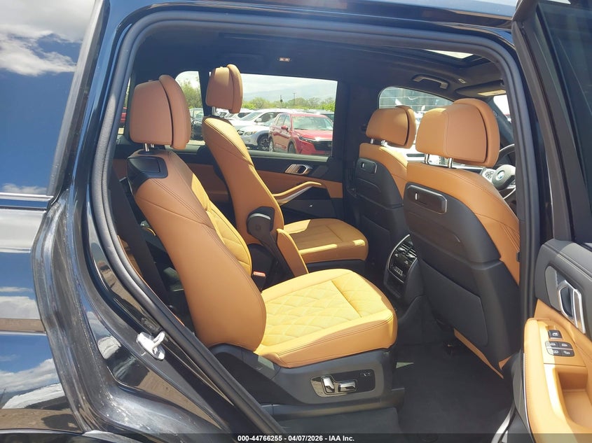 2026 BMW X7 VIN 5UX23EM01T9229549 IAAI salvage auction — FRESH WATER, Salvage (Hawaii), sold $48,900 on 2026-07-07 (photo 8)