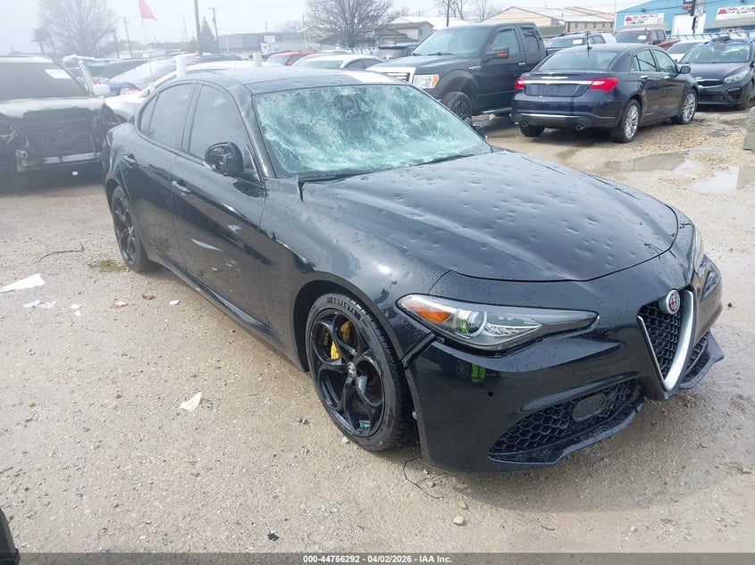 2018 Alfa romeo Giulia VIN ZARFAEEN6J7565120 IAAI salvage auction — HAIL, Salvage (Illinois), sold $2,200 on 2026-07-28 (photo 1)