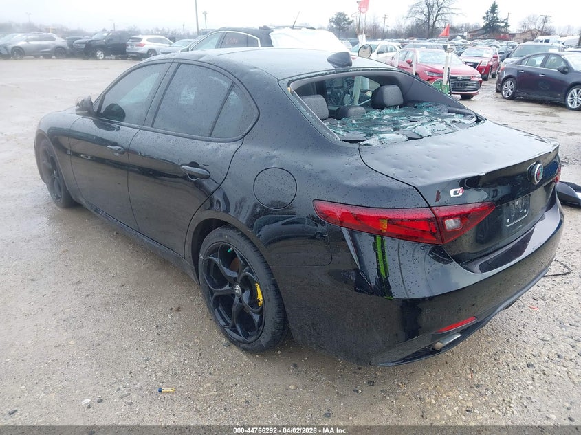 2018 Alfa romeo Giulia VIN ZARFAEEN6J7565120 IAAI salvage auction — HAIL, Salvage (Illinois), sold $2,200 on 2026-07-28 (photo 3)