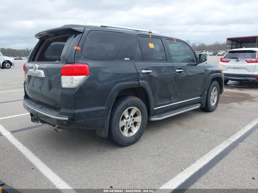 2011 Toyota 4runner VIN JTEZU5JR3B5032772 IAAI salvage auction — REAR END, Clear (Indiana), sold $4,900 on 2026-07-23 (photo 4)