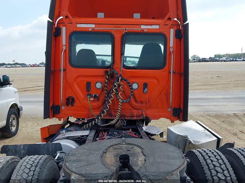 2021 Freightliner New cascadia 126 VIN 3AKJHLDR4MSMR1360 IAAI salvage auction — SUSPENSION, Salvage (Texas), sold $6,800 on 2026-07-16 (photo 7)