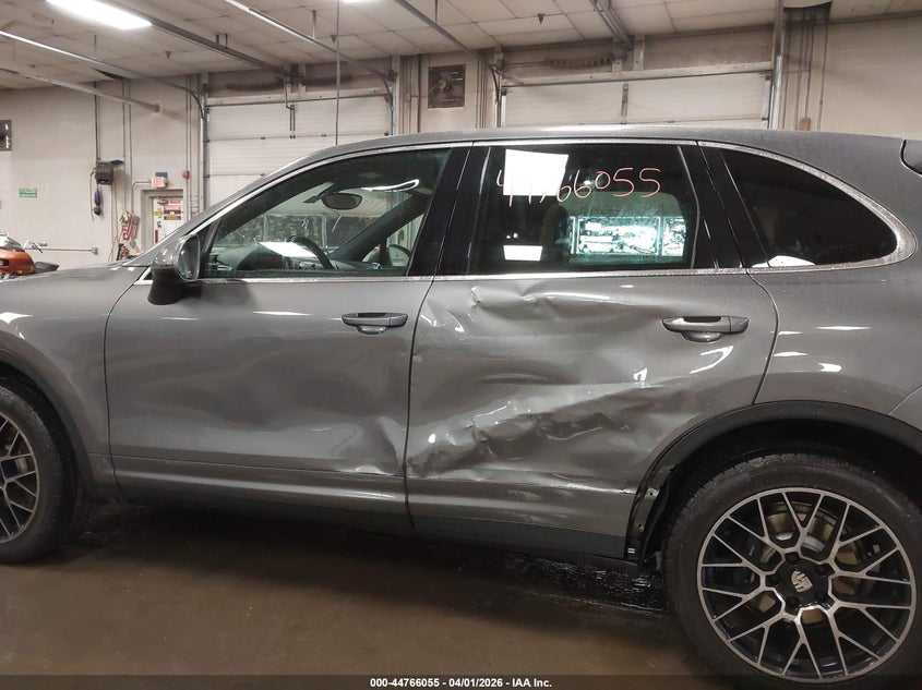2018 Porsche Cayenne VIN WP1AA2A26JKA01168 IAAI salvage auction — LEFT SIDE, Salvage (Maine), sold $9,125 on 2026-07-06 (photo 6)
