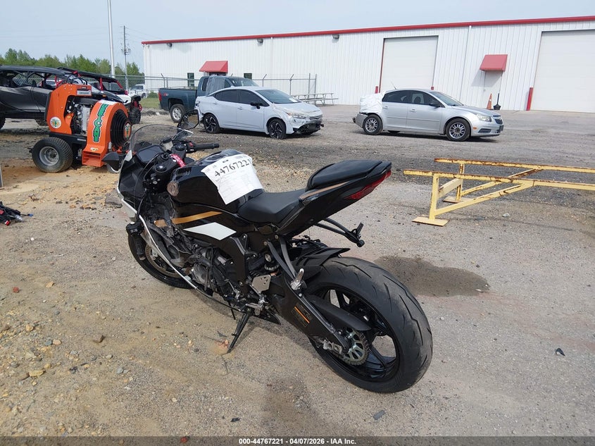 2026 Kawasaki Zx636 VIN JKBZXJK1XTA015351 IAAI salvage auction — LEFT FRONT, Wait Title, sold $2,800 on 2026-07-22 (photo 3)
