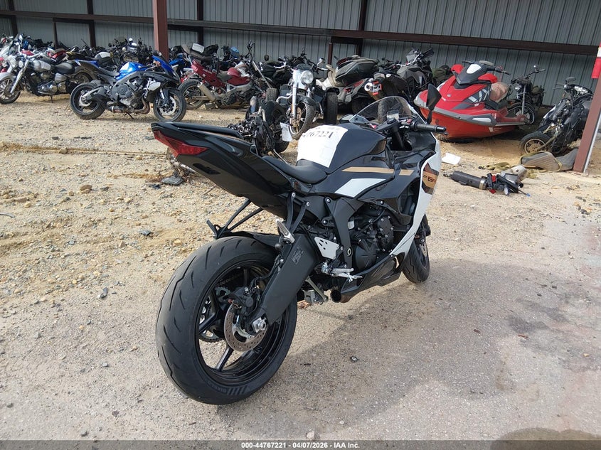 2026 Kawasaki Zx636 VIN JKBZXJK1XTA015351 IAAI salvage auction — LEFT FRONT, Wait Title, sold $2,800 on 2026-07-22 (photo 4)