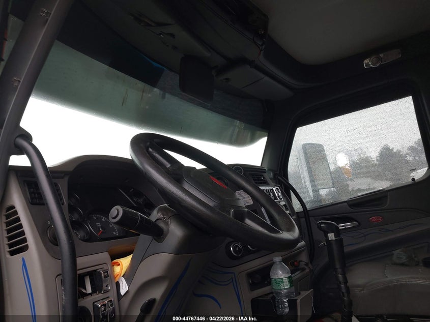 2015 Peterbilt 567 VIN 1XPCDP0X4FD308988 IAAI salvage auction — Burn Interior, Mv-907A (New York), sold $8,350 on 2026-07-07 (photo 8)
