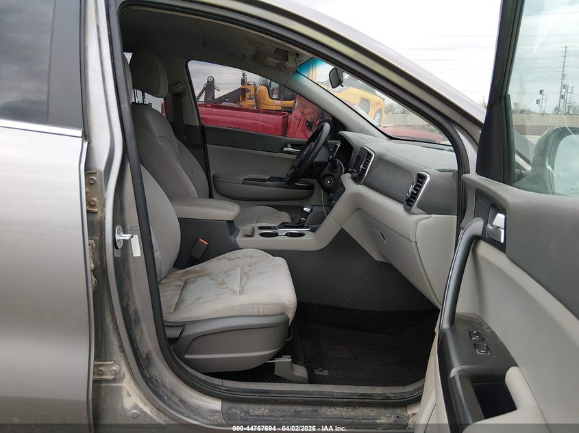 2017 Kia Sportage VIN KNDPM3ACXH7235490 IAAI salvage auction — UNKNOWN, Salvage (Missouri), sold $2,050 on 2026-07-13 (photo 5)