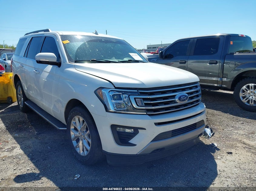 2021 Ford Expedition VIN 1FMJU1JT0MEA00995 IAAI salvage auction — LEFT FRONT, Clear (Oklahoma), sold $7,600 on 2026-07-09 (photo 1)