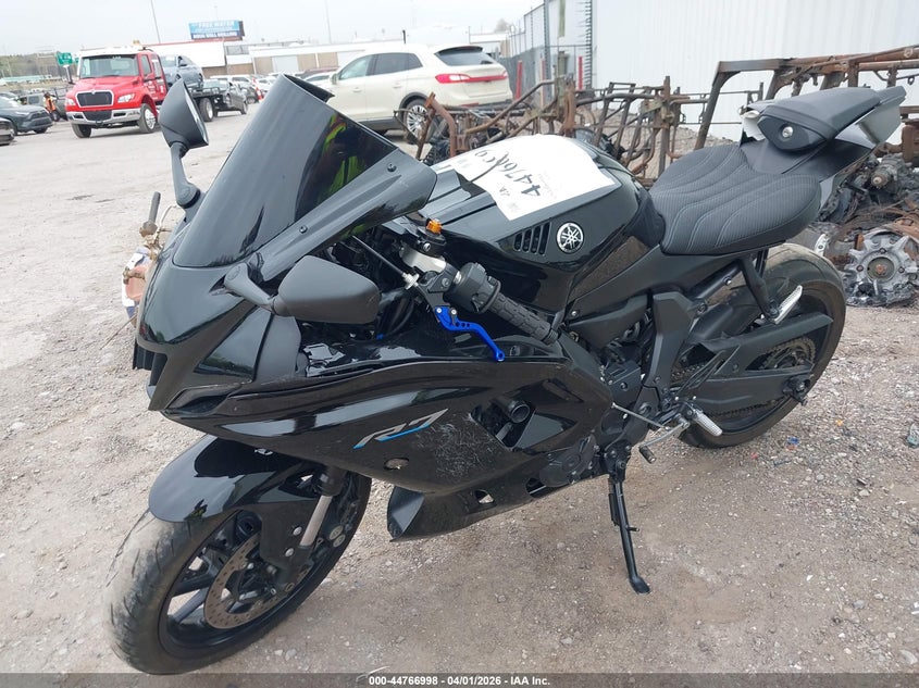 2024 Yamaha Yzf VIN JYARM38E3RA009355 IAAI salvage auction — RIGHT SIDE, Salvage (Oklahoma), sold $2,900 on 2026-09-23 (photo 2)