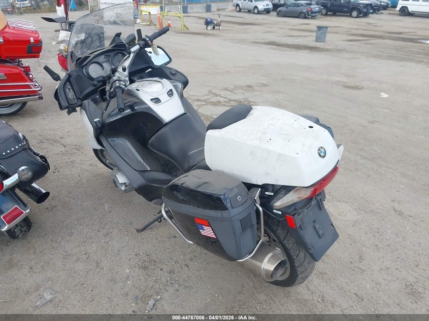 2011 BMW R 1200 VIN WB1044009BZW19462 IAAI salvage auction — THEFT, Salvage (California), sold $1,450 on 2026-07-28 (photo 3)