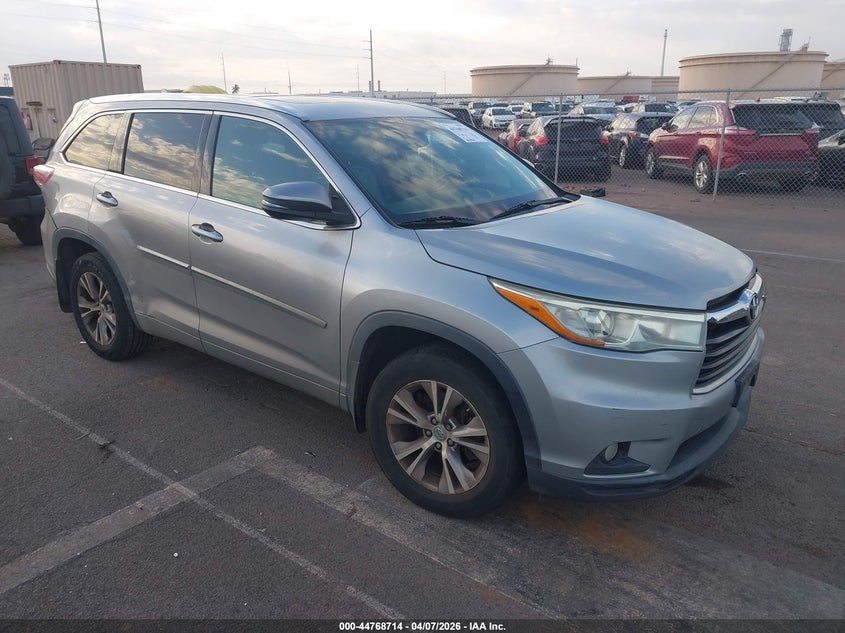 2015 Toyota Highlander VIN 5TDJKRFH0FS186919 IAAI salvage auction — REAR END, Salvage (Hawaii), sold $5,400 on 2026-07-14 (photo 1)