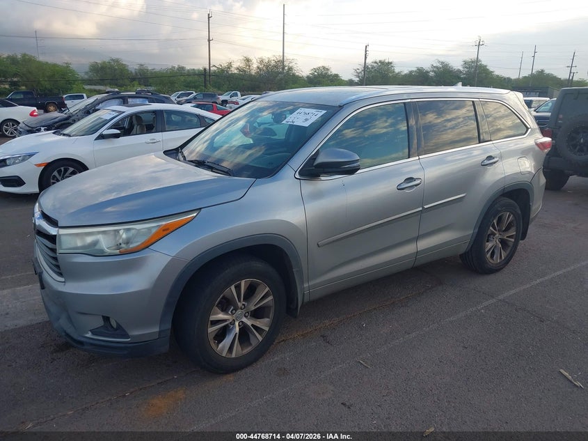 2015 Toyota Highlander VIN 5TDJKRFH0FS186919 IAAI salvage auction — REAR END, Salvage (Hawaii), sold $5,400 on 2026-07-14 (photo 2)