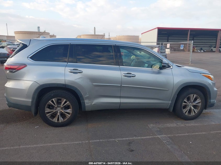 2015 Toyota Highlander VIN 5TDJKRFH0FS186919 IAAI salvage auction — REAR END, Salvage (Hawaii), sold $5,400 on 2026-07-14 (photo 6)