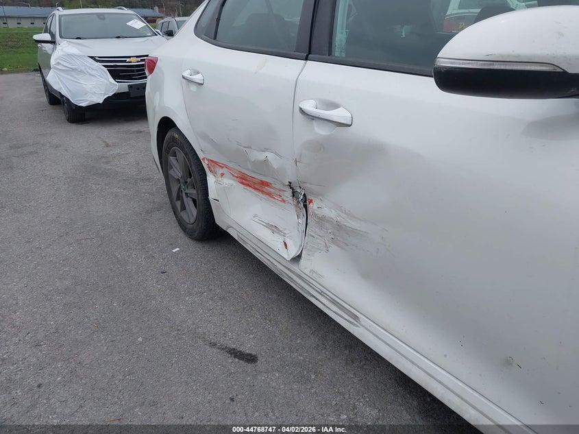 2020 Kia Optima VIN 5XXGT4L39LG451918 IAAI salvage auction — RIGHT SIDE, Salvage (Illinois), sold $2,100 on 2026-07-07 (photo 6)