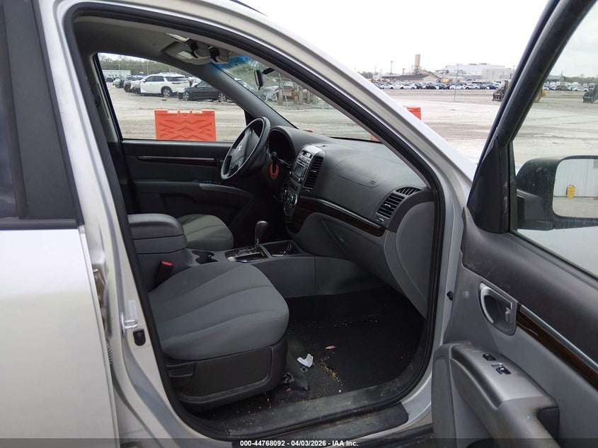 2012 Hyundai Santa fe VIN 5XYZGDAB7CG108768 IAAI salvage auction — FRONT END, Wait Title, sold $1,300 on 2026-07-31 (photo 5)