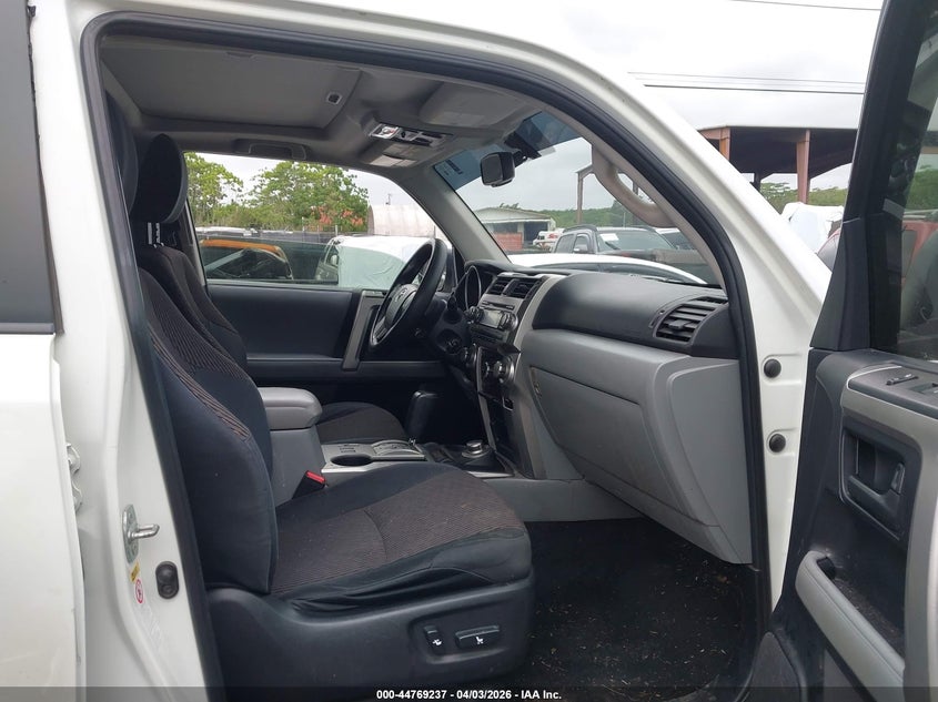2013 Toyota 4runner VIN JTEBU5JR6D5140565 IAAI salvage auction — SIDE, Clear (Hawaii), sold $3,675 on 2026-07-14 (photo 5)