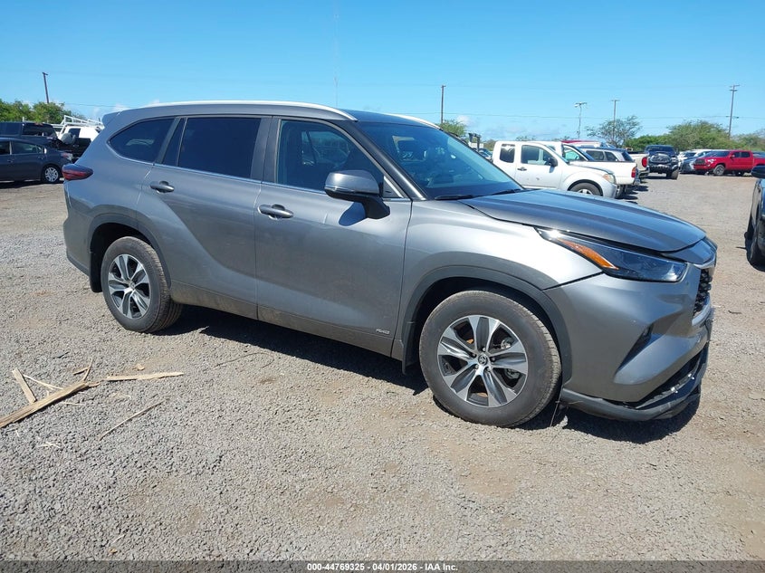 2026 Toyota Highlander VIN 5TDKBRCH0TS692142 IAAI salvage auction — FRESH WATER, Salvage (Hawaii), sold $7,800 on 2026-07-21 (photo 1)
