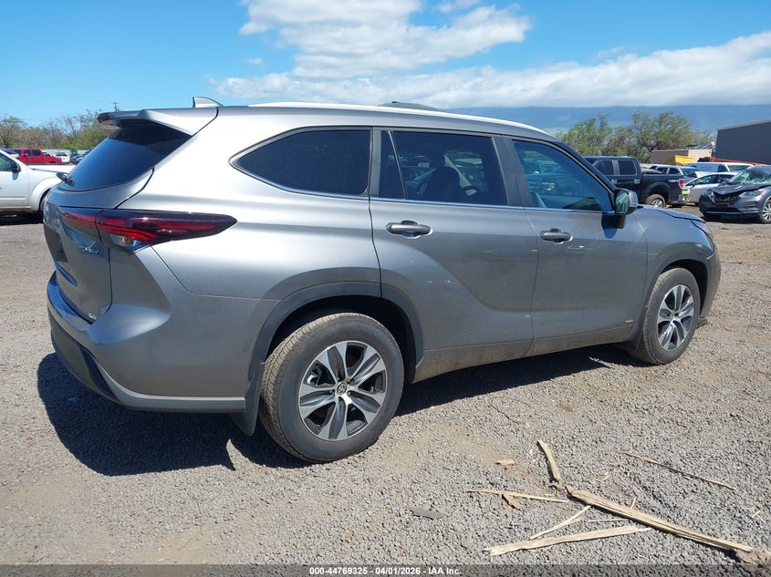 2026 Toyota Highlander VIN 5TDKBRCH0TS692142 IAAI salvage auction — FRESH WATER, Salvage (Hawaii), sold $7,800 on 2026-07-21 (photo 4)