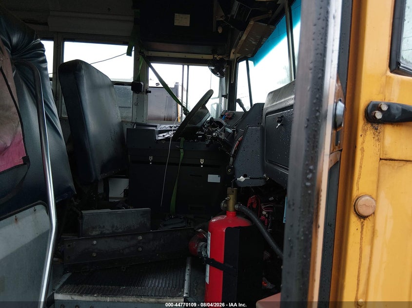 2015 Blue bird School bus / transit bus VIN 1BAKCCPA1FF307306 IAAI salvage auction — NORMAL WEAR, Clear (Georgia), sold $1,000 on 2026-09-16 (photo 5)