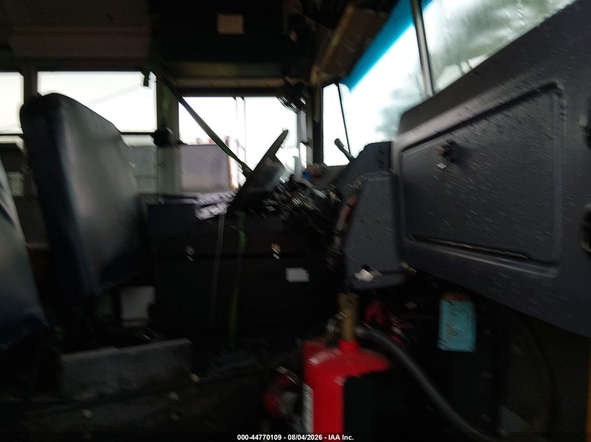 2015 Blue bird School bus / transit bus VIN 1BAKCCPA1FF307306 IAAI salvage auction — NORMAL WEAR, Clear (Georgia), sold $1,000 on 2026-09-16 (photo 7)