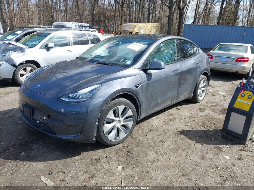 2022 Tesla Model y VIN 7SAYGDEE8NF368626 IAAI salvage auction — FRONT & REAR, Wait Title, sold $8,600 on 2026-07-28 (photo 2)