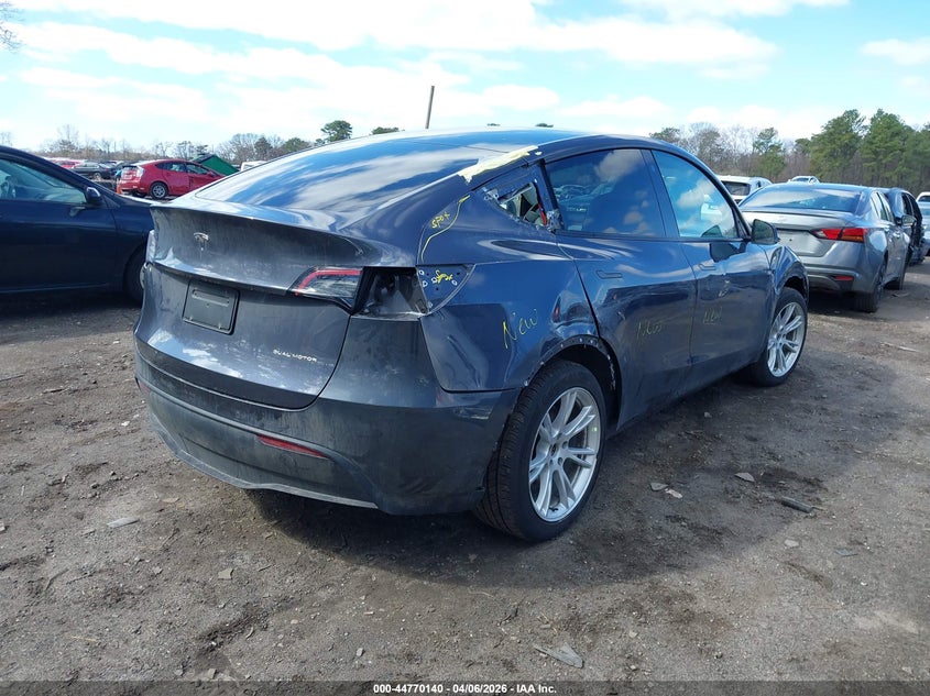 2022 Tesla Model y VIN 7SAYGDEE8NF368626 IAAI salvage auction — FRONT & REAR, Wait Title, sold $8,600 on 2026-07-28 (photo 4)
