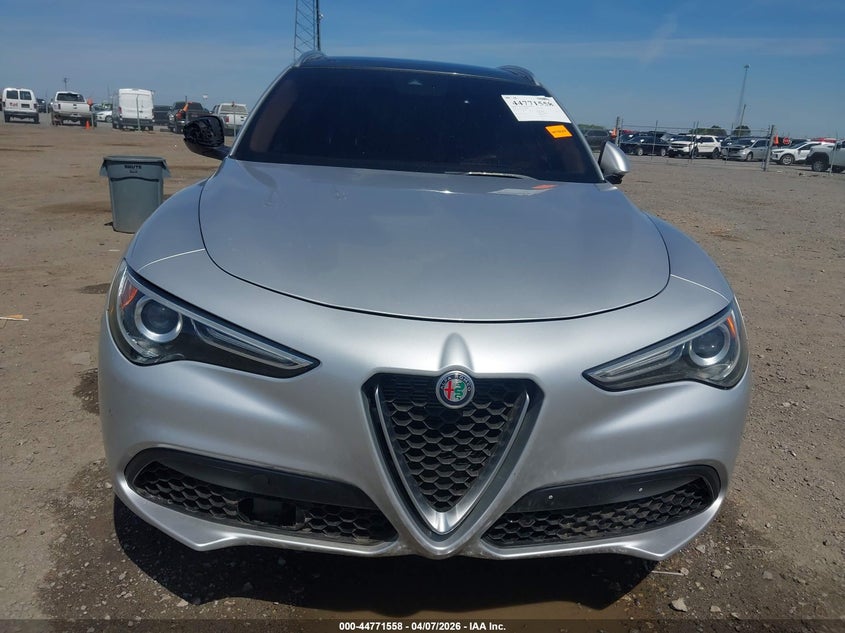 2020 Alfa romeo Stelvio VIN ZASPAKBN0L7C82661 IAAI salvage auction — FRONT & REAR, Wait Title, sold $3,250 on 2026-07-15 (photo 6)