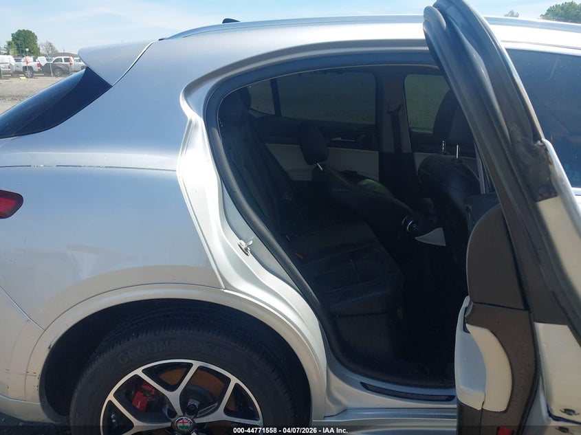 2020 Alfa romeo Stelvio VIN ZASPAKBN0L7C82661 IAAI salvage auction — FRONT & REAR, Wait Title, sold $3,250 on 2026-07-15 (photo 8)