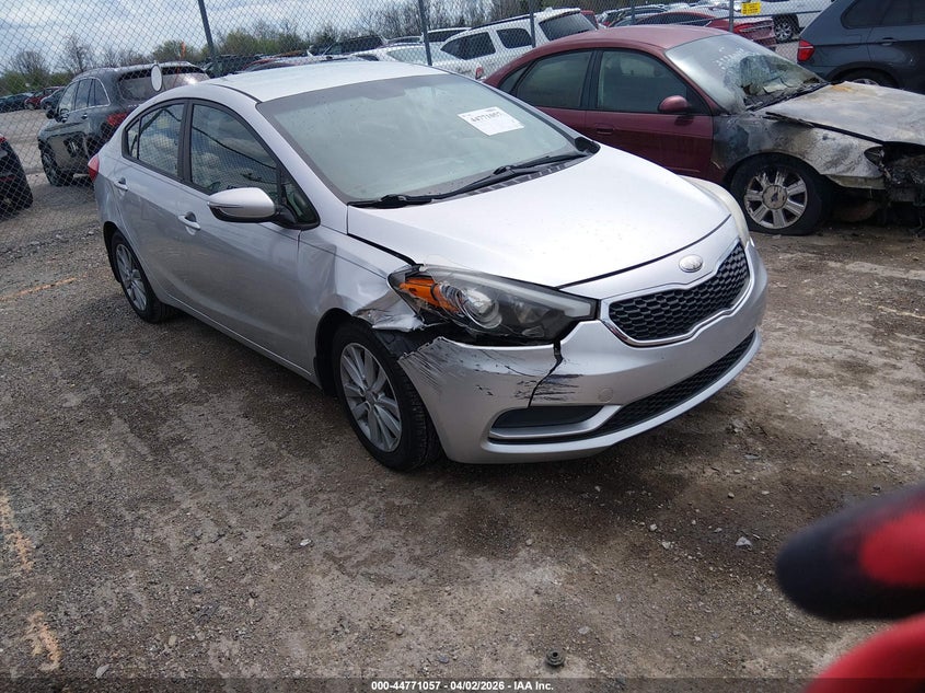 2014 Kia Forte VIN KNAFX4A67E5060221 IAAI salvage auction — RIGHT FRONT, Wait Title, sold $525 on 2026-07-29 (photo 1)