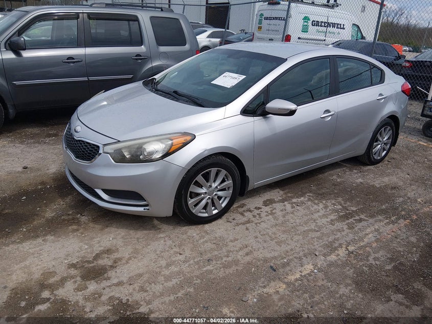 2014 Kia Forte VIN KNAFX4A67E5060221 IAAI salvage auction — RIGHT FRONT, Wait Title, sold $525 on 2026-07-29 (photo 2)