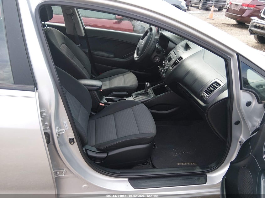 2014 Kia Forte VIN KNAFX4A67E5060221 IAAI salvage auction — RIGHT FRONT, Wait Title, sold $525 on 2026-07-29 (photo 5)