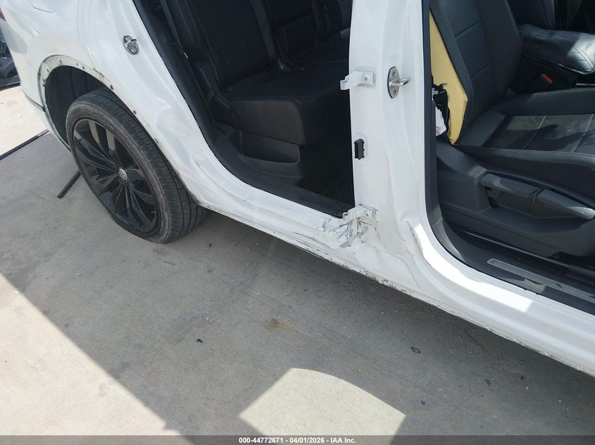 2020 Volkswagen Tiguan VIN 3VV2B7AX6LM110450 IAAI salvage auction — RIGHT SIDE, Original (Texas), sold $6,600 on 2026-07-10 (photo 6)