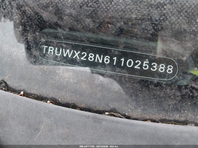 2001 Audi Tt VIN TRUWX28N611025388 IAAI salvage auction — NORMAL WEAR, Original (Ohio), sold $400 on 2026-07-16 (photo 9)