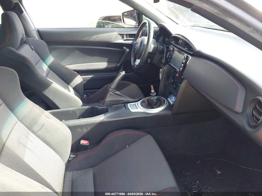 2017 Subaru Brz VIN JF1ZCAB18H9601065 IAAI salvage auction — ENGINE DAMAGE, Wait Title, sold $1,050 on 2026-07-22 (photo 5)