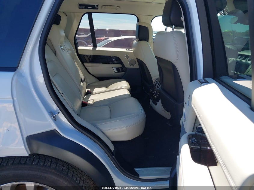 2019 Land rover RANGE ROVER VIN SALGS2SV0KA549930 IAAI salvage auction — FRONT END, Wait Title, sold $11,800 on 2026-07-09 (photo 8)