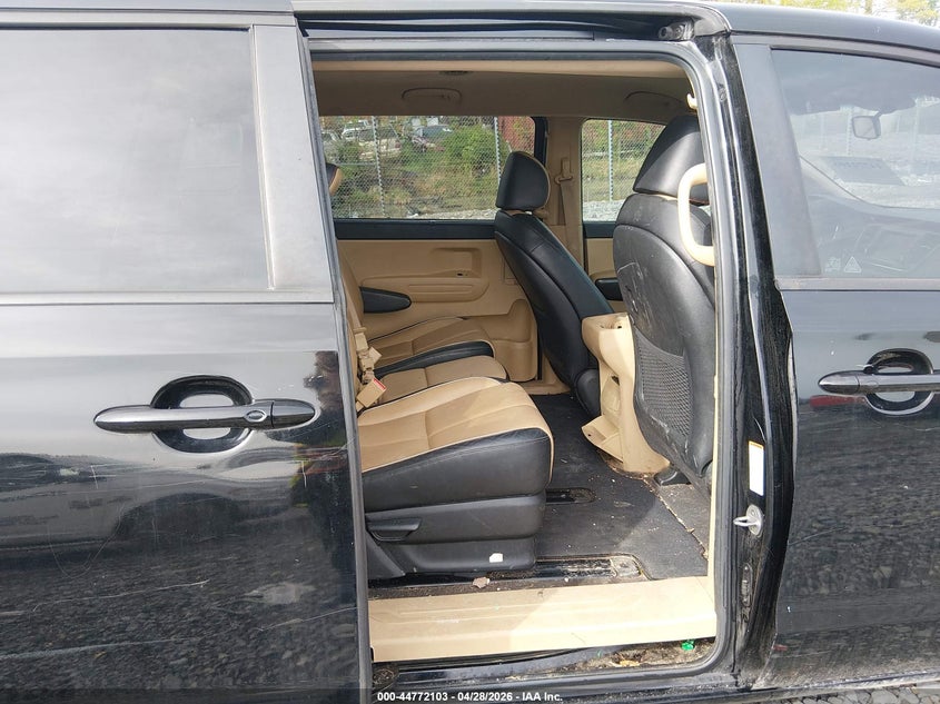 2020 Kia SEDONA VIN KNDMB5C13L6580777 IAAI salvage auction — SIDE, Salvage (Texas), sold $4,400 on 2026-07-22 (photo 8)